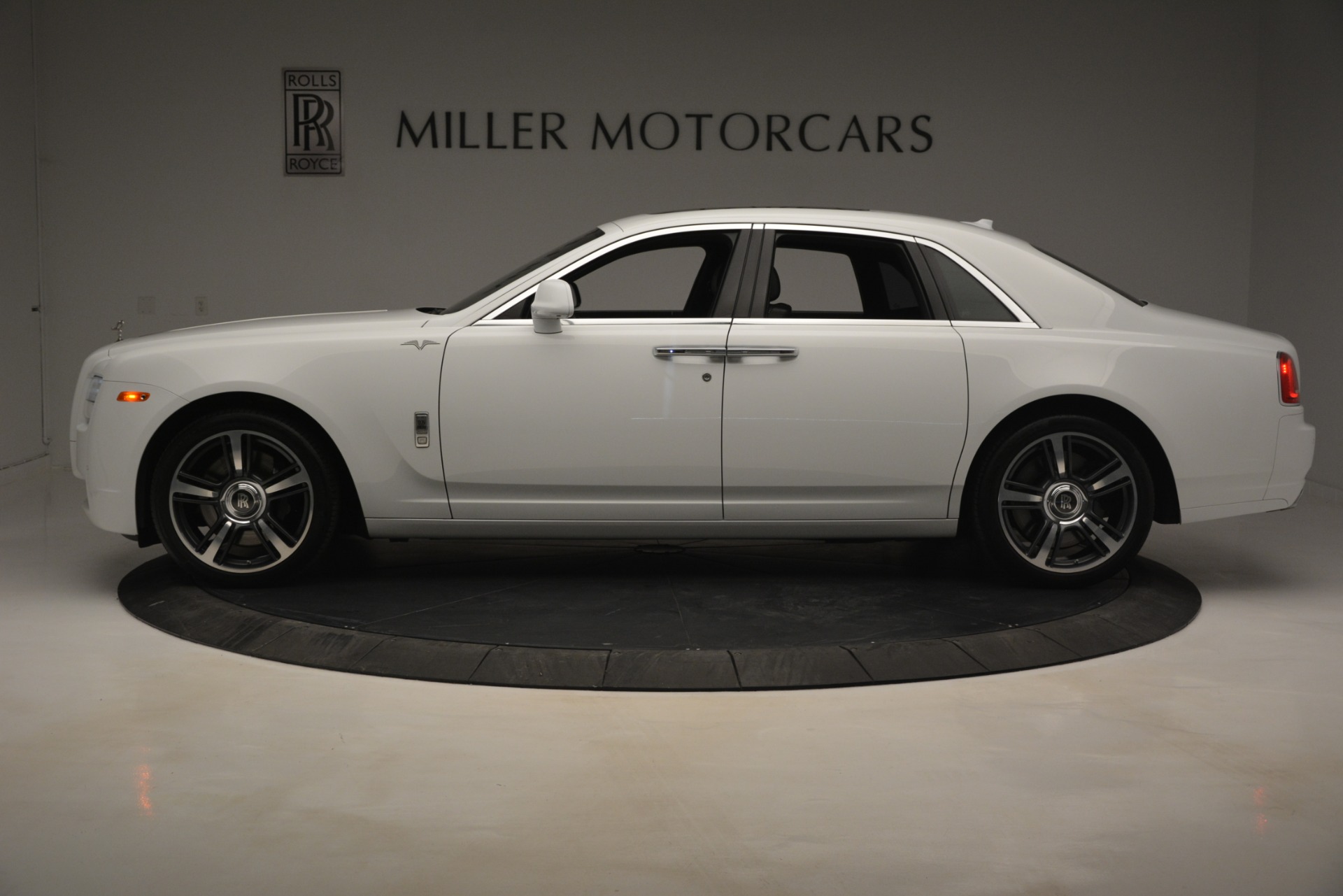 2014 RollsRoyce Ghost  Specifications  Car Specs  Auto123