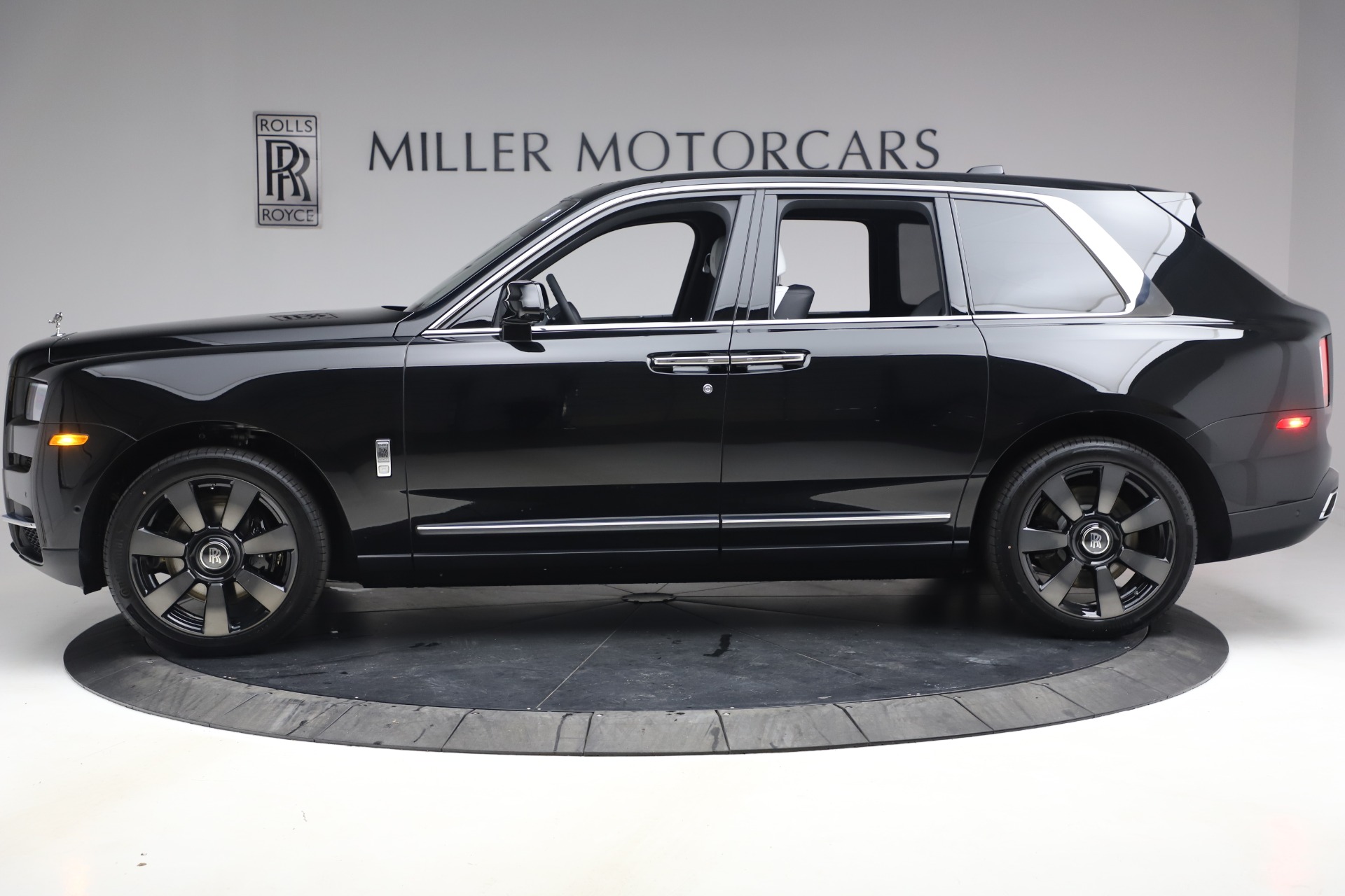 2021 Rolls-Royce Cullinan Price & Specifications - The Car Guide